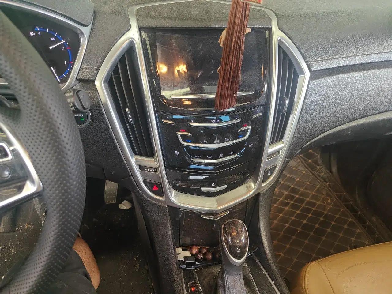 Cadillac SRX 2013 3.0L Elite Model — миниатюра 14