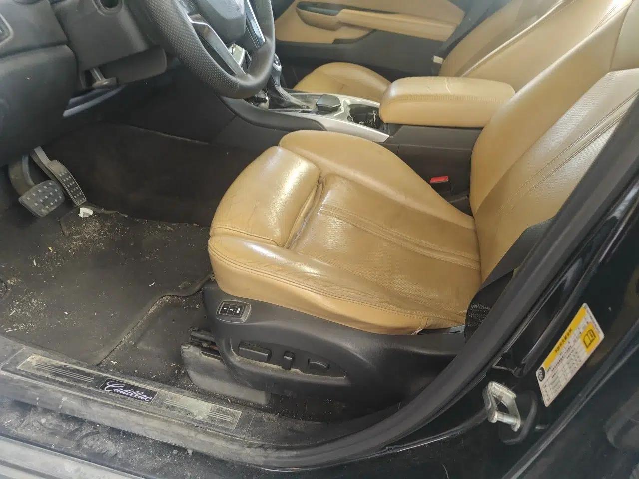 Cadillac SRX 2013 3.0L Elite Model — миниатюра 16