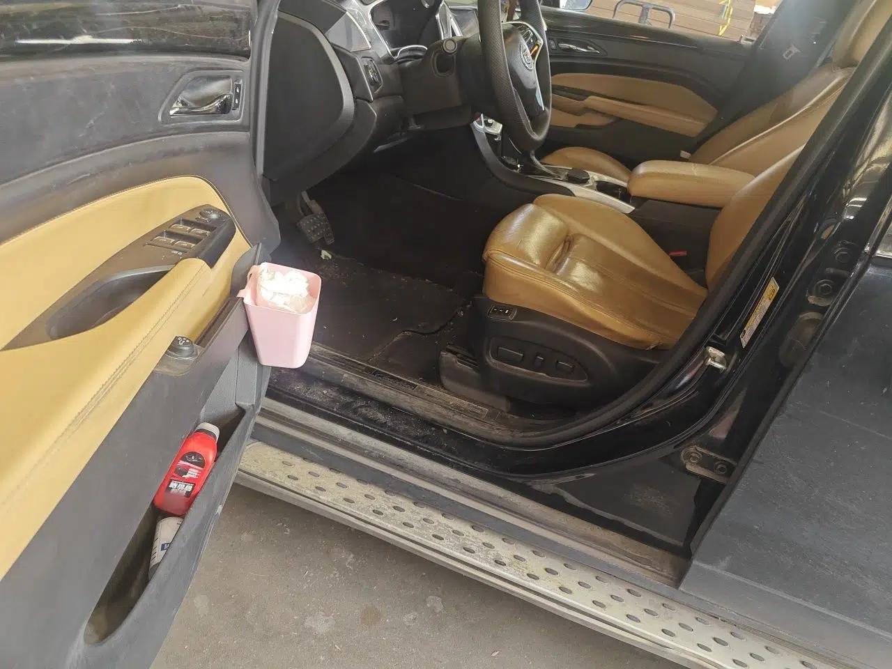 Cadillac SRX 2013 3.0L Elite Model — миниатюра 17