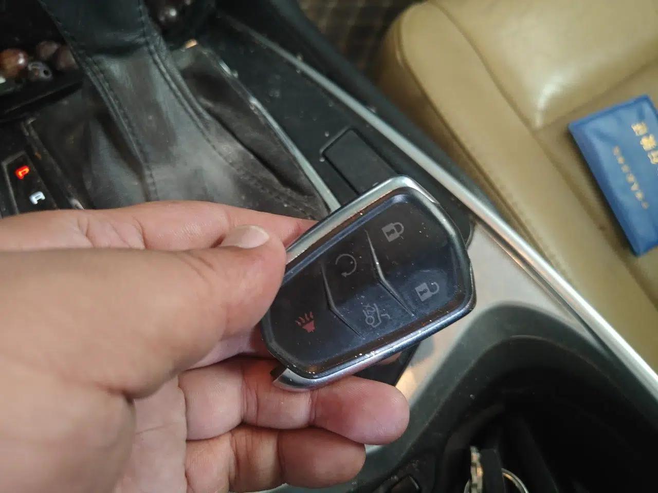 Cadillac SRX 2013 3.0L Elite Model — миниатюра 9