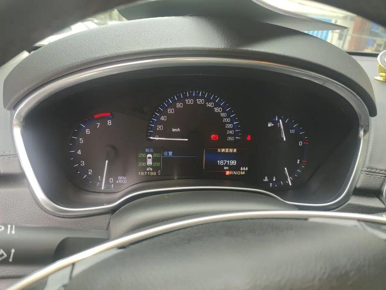 Cadillac SRX 2015 3.0L Comfort Version — миниатюра 12