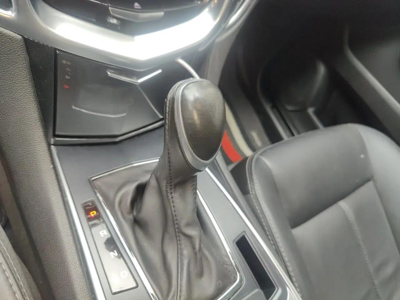 Cadillac SRX 2015 3.0L Comfort Version — миниатюра 15