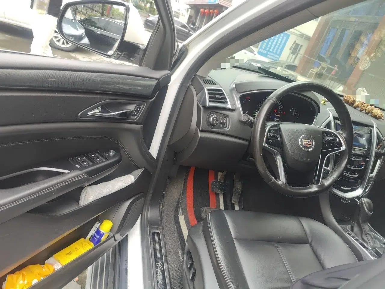 Cadillac SRX 2015 3.0L Comfort Version — миниатюра 17