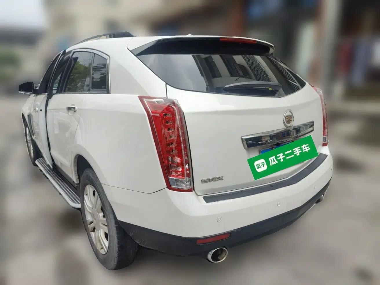 Cadillac SRX 2015 3.0L Comfort Version — миниатюра 4