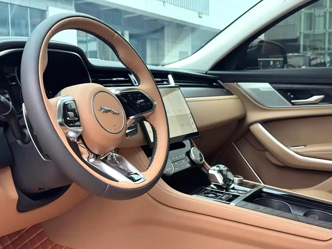 Jaguar XFL 2024 2.0T P250 2WD Luxury Edition — миниатюра 3