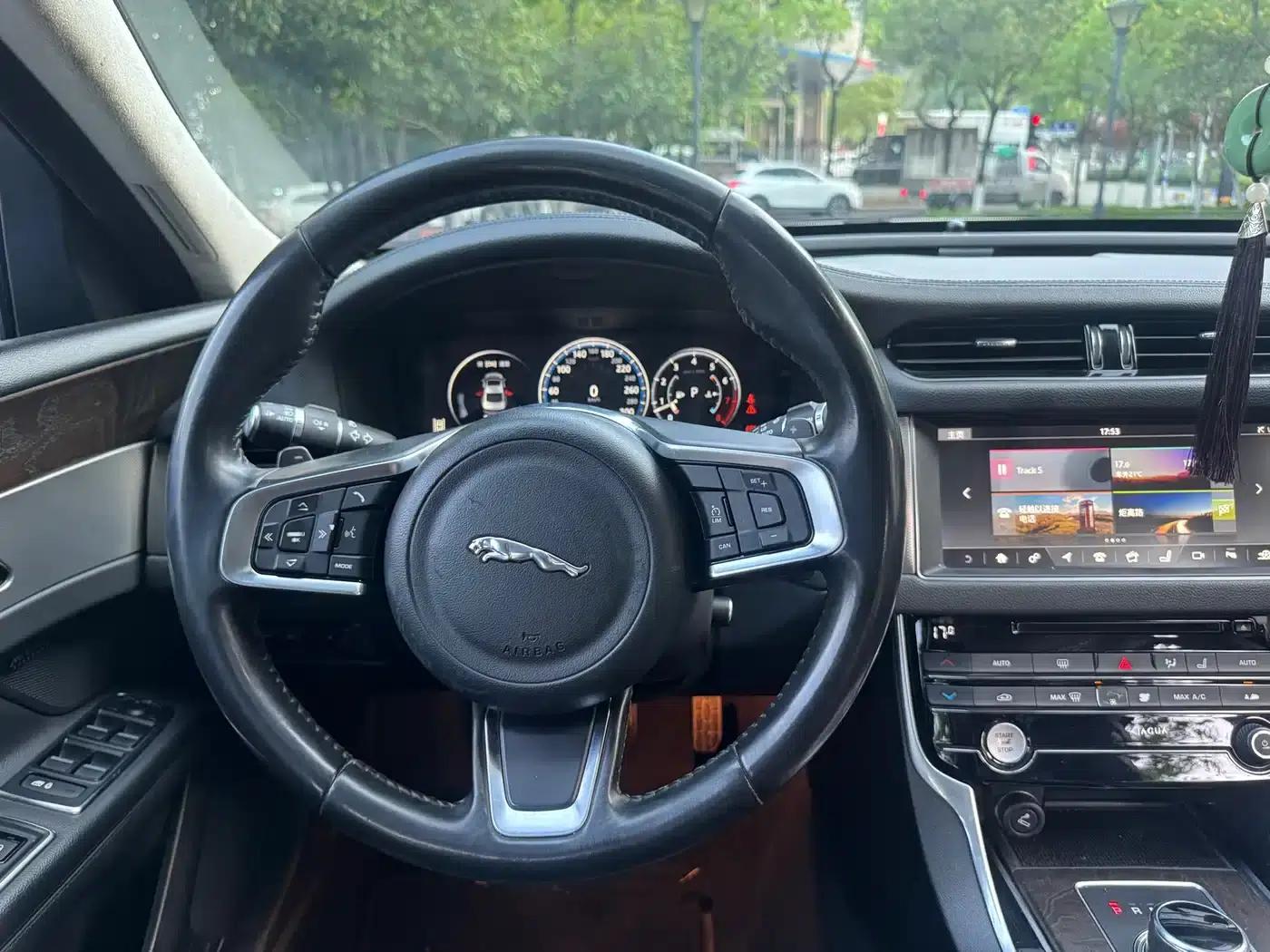 2018 Jaguar XFL 2.0T 250PS Luxury Edition — миниатюра 14
