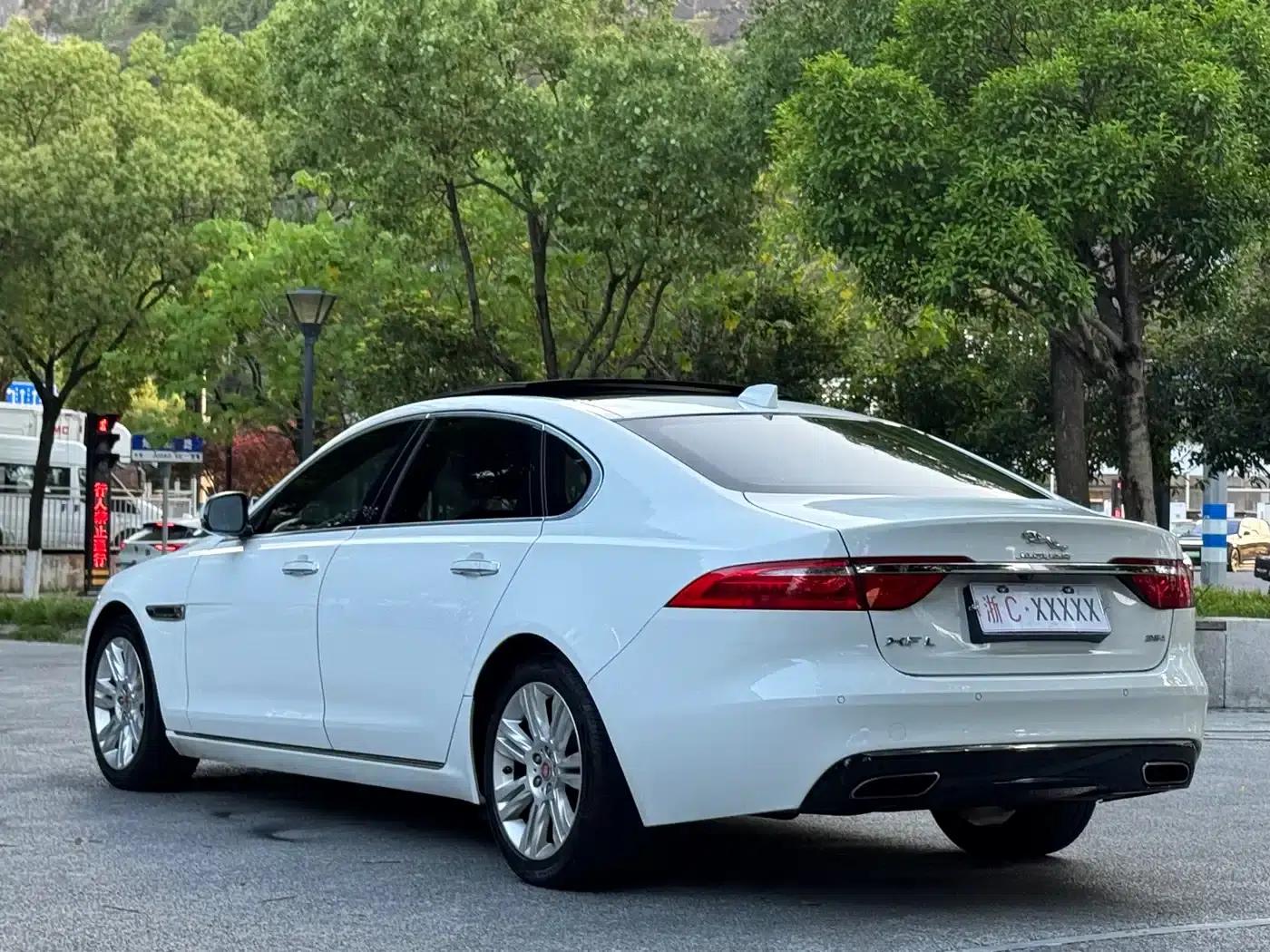 2018 Jaguar XFL 2.0T 250PS Luxury Edition — миниатюра 5