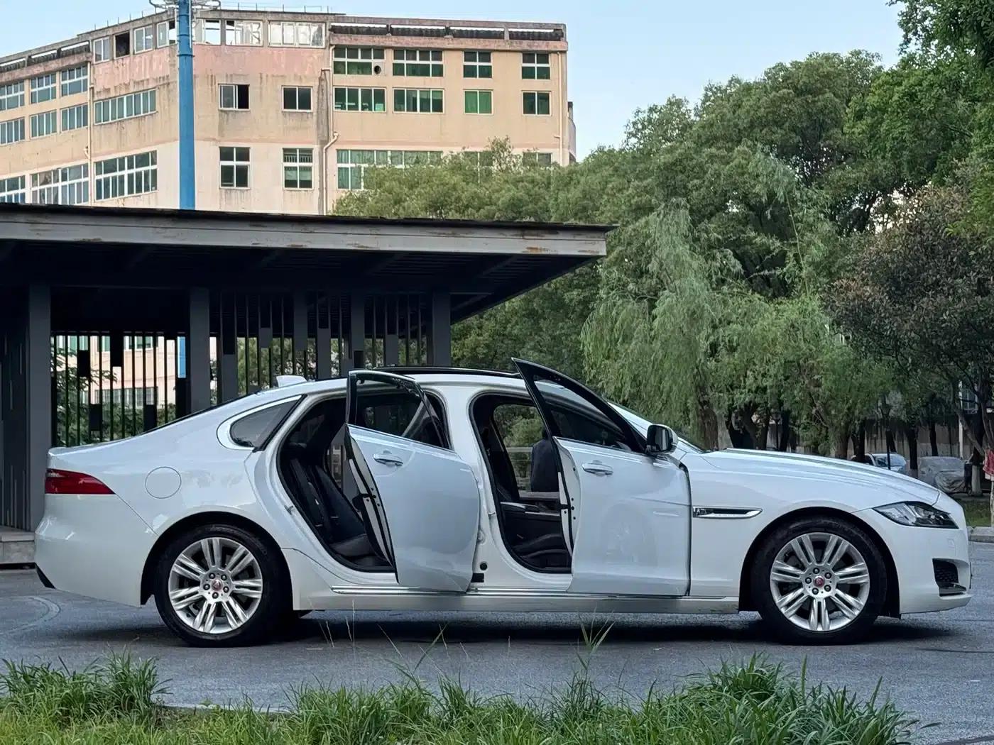 2018 Jaguar XFL 2.0T 250PS Luxury Edition — миниатюра 8