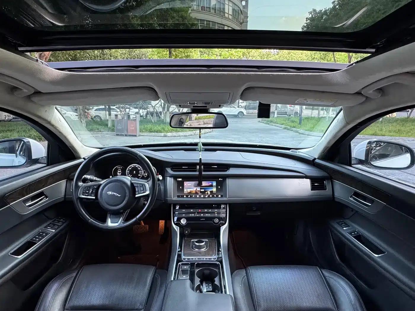 2018 Jaguar XFL 2.0T 250PS Luxury Edition — миниатюра 9