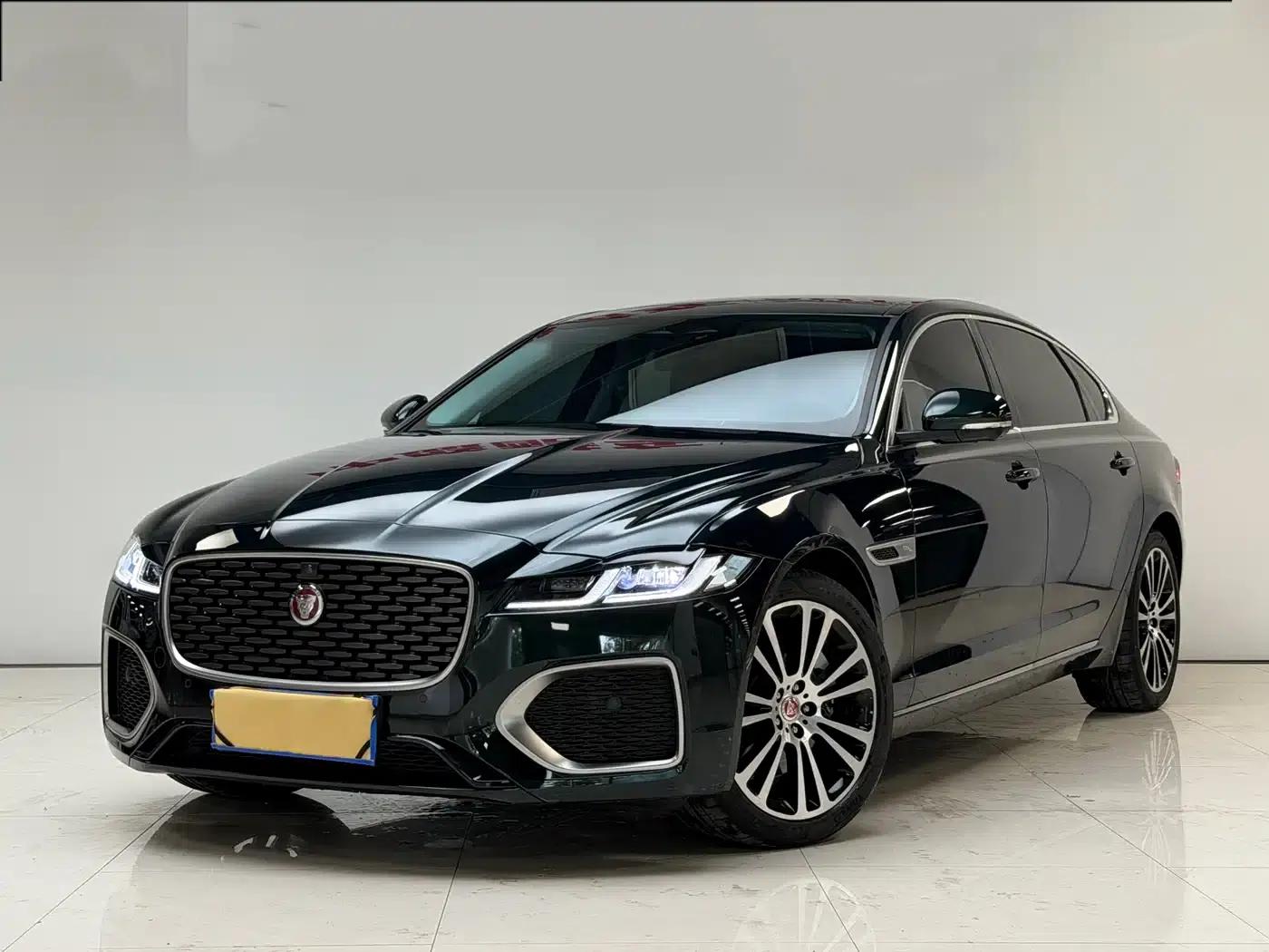 Jaguar XFL 2025 2.0T P250 2WD Luxury Edition — миниатюра 1