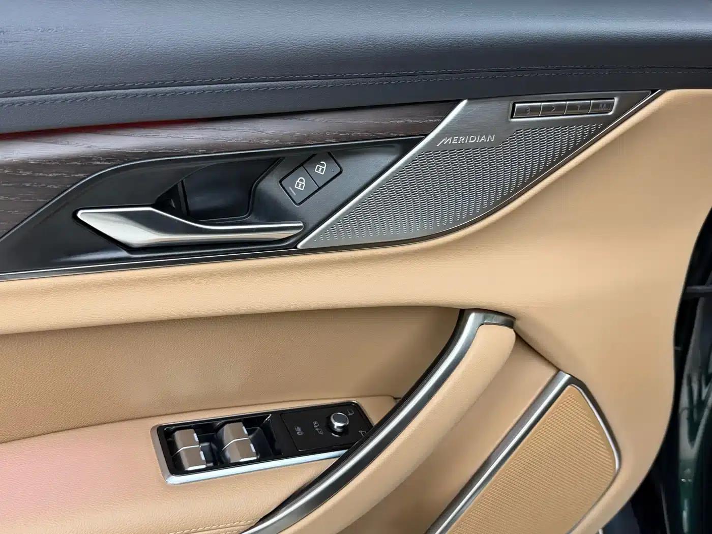 Jaguar XFL 2025 2.0T P250 2WD Luxury Edition — миниатюра 4