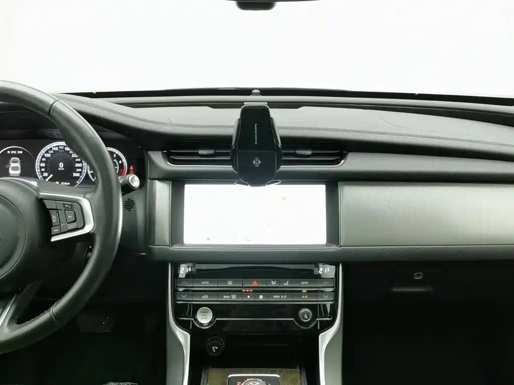 2020 Jaguar XFL 2.0T P250 AWD Premium Edition — миниатюра 12