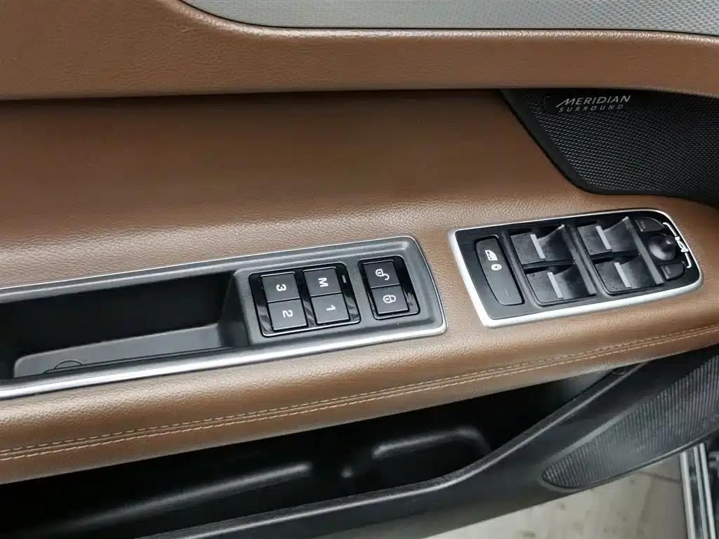 2020 Jaguar XFL 2.0T P250 AWD Premium Edition — миниатюра 9