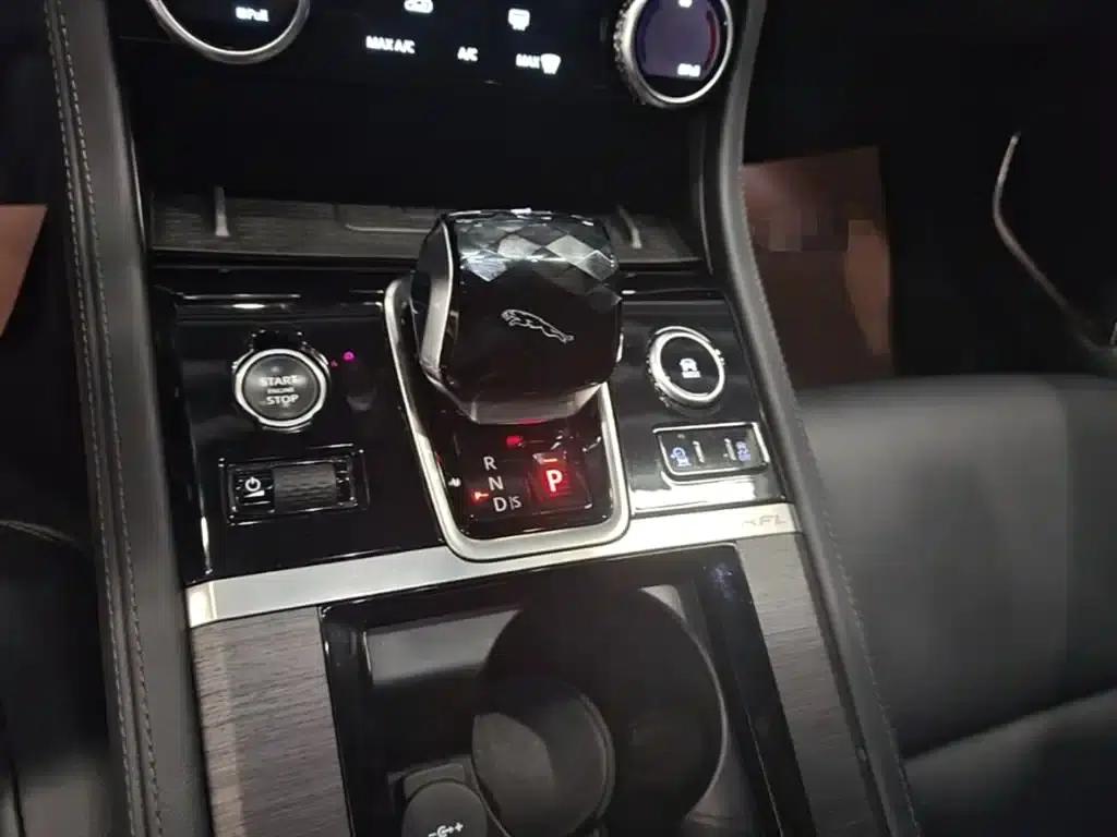 2021 Jaguar XFL 2.0T P200 2WD Elite Luxury Edition — миниатюра 14