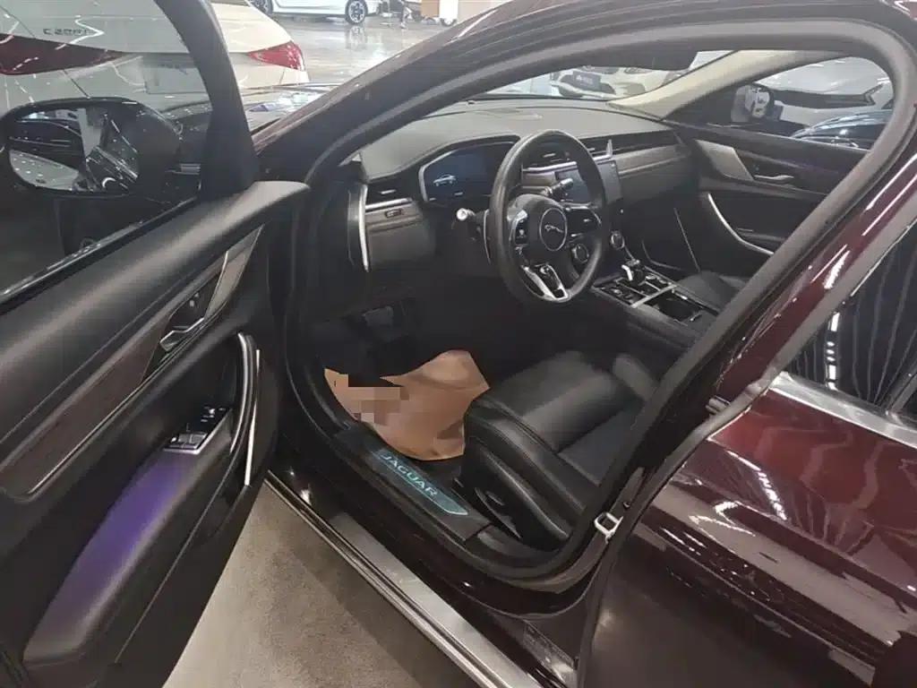 2021 Jaguar XFL 2.0T P200 2WD Elite Luxury Edition — миниатюра 16