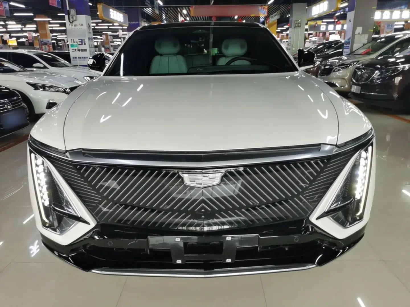 Cadillac LYRIQ 2024 Rear-Drive Standard Range Luxury Edition — миниатюра 2