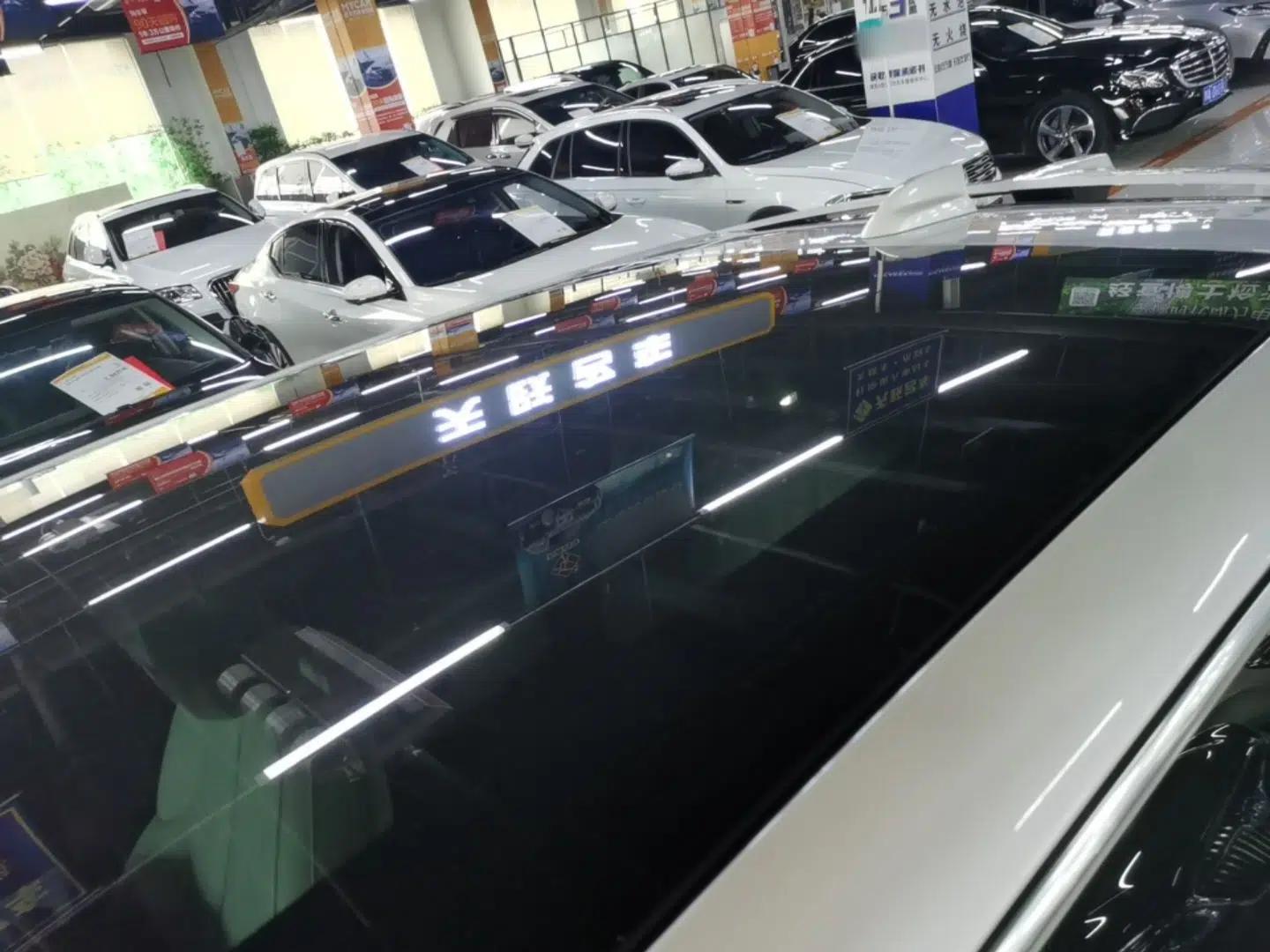 Cadillac LYRIQ 2024 Rear-Drive Standard Range Luxury Edition — миниатюра 11