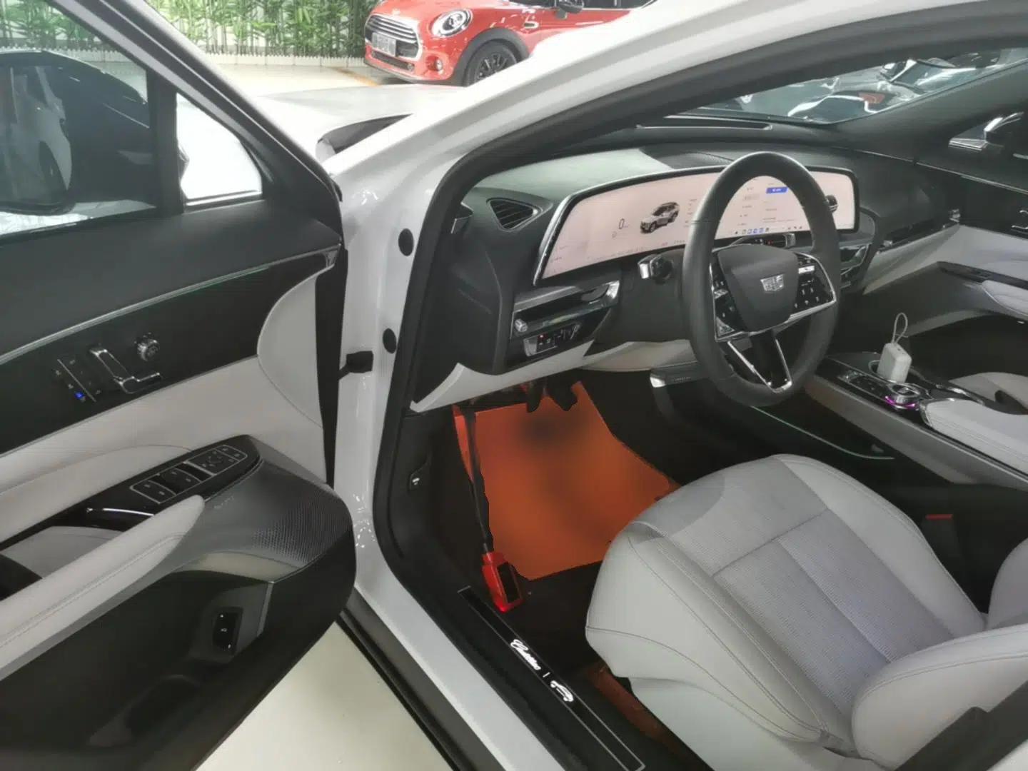 Cadillac LYRIQ 2024 Rear-Drive Standard Range Luxury Edition — миниатюра 19
