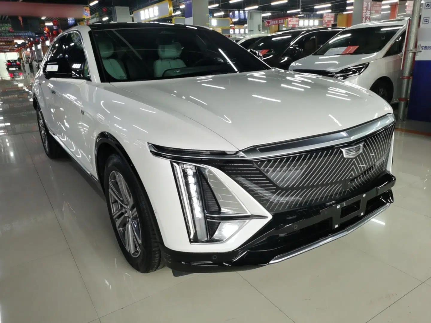 Cadillac LYRIQ 2024 Rear-Drive Standard Range Luxury Edition — миниатюра 3