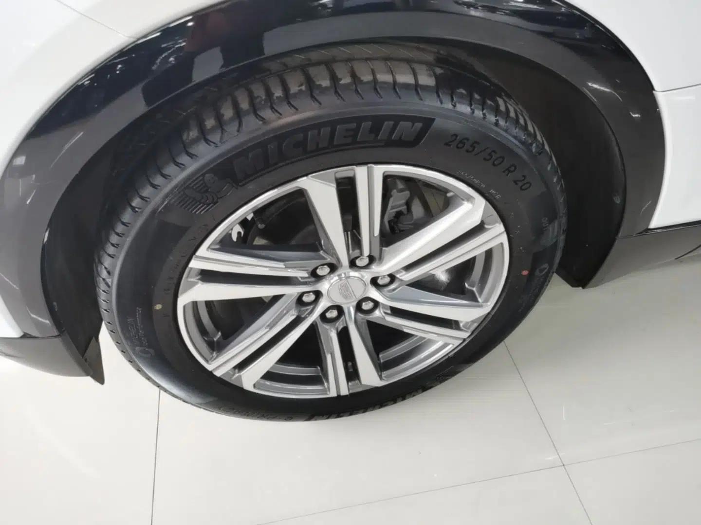 Cadillac LYRIQ 2024 Rear-Drive Standard Range Luxury Edition — миниатюра 8
