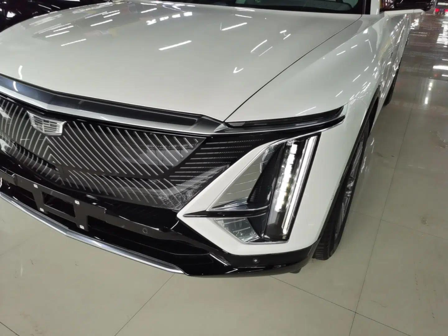 Cadillac LYRIQ 2024 Rear-Drive Standard Range Luxury Edition — миниатюра 9