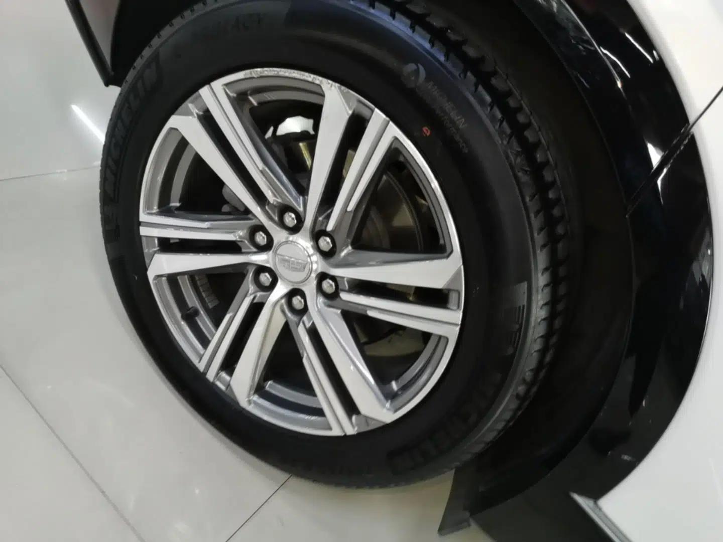 Cadillac LYRIQ 2024 Rear-Drive Standard Range Luxury Edition — миниатюра 10