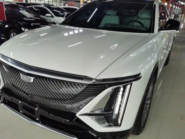 Cadillac LYRIQ 2024 Rear-Drive Standard Range Luxury Edition