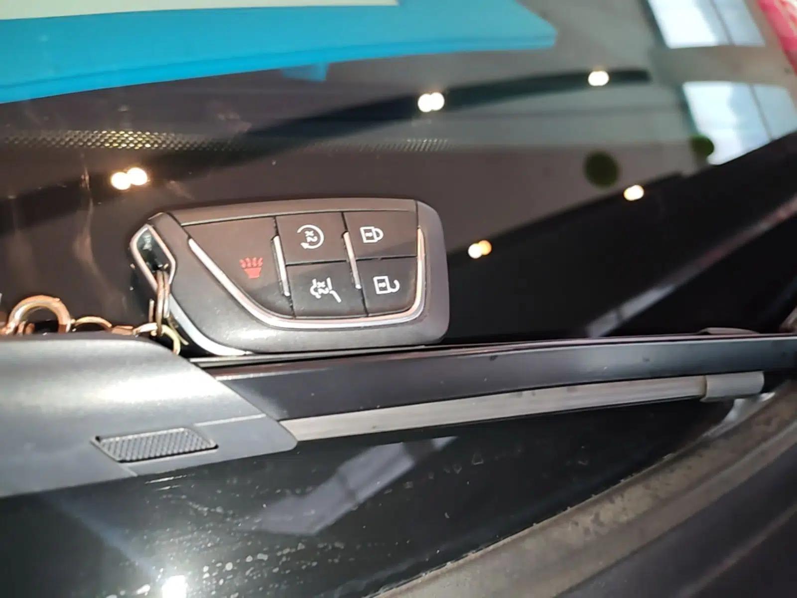 Cadillac LYRIQ 2022 Rear-Drive Long-Range Prestige Edition — миниатюра 12