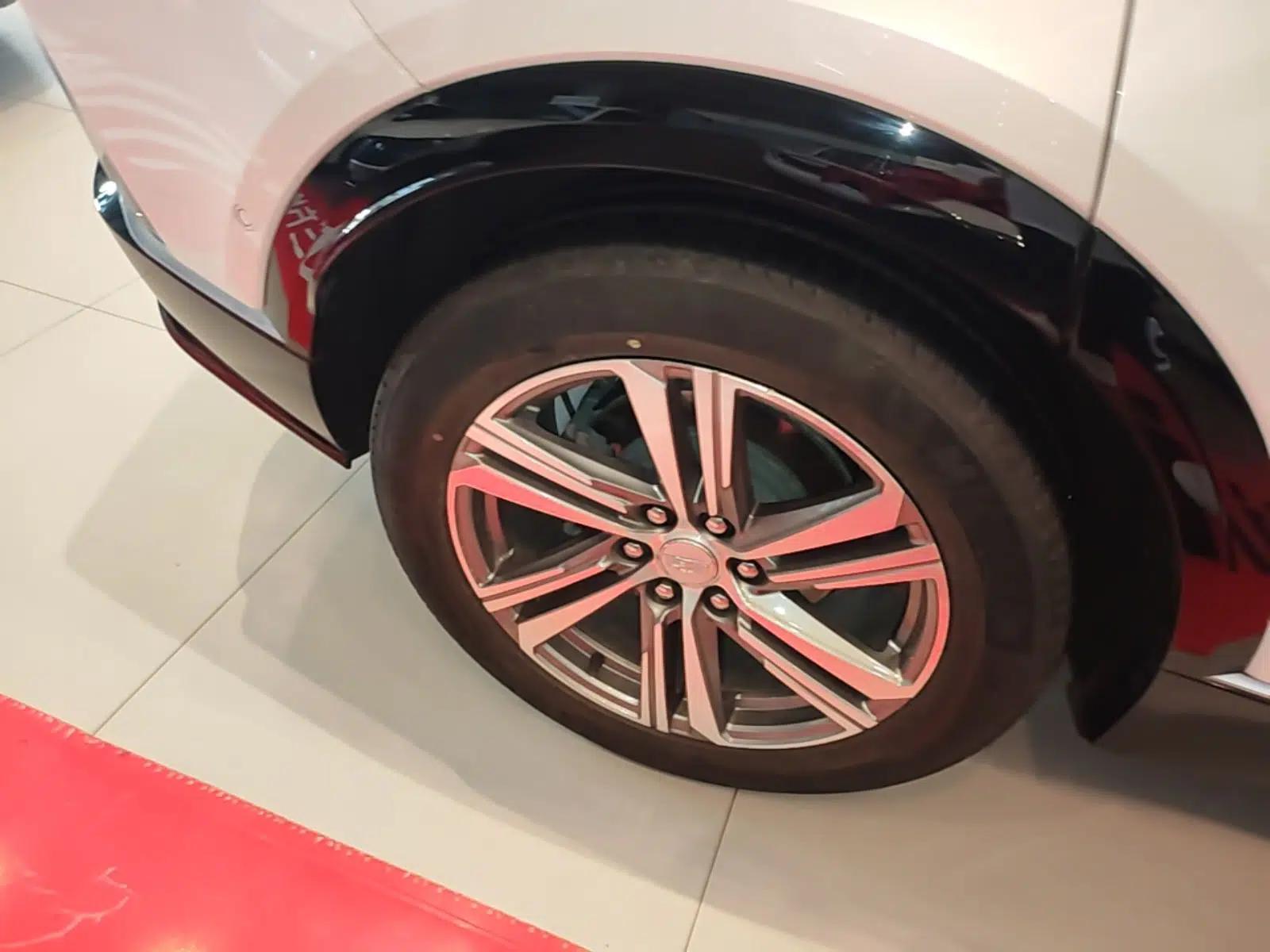 Cadillac LYRIQ 2022 Rear-Drive Long-Range Prestige Edition — миниатюра 10