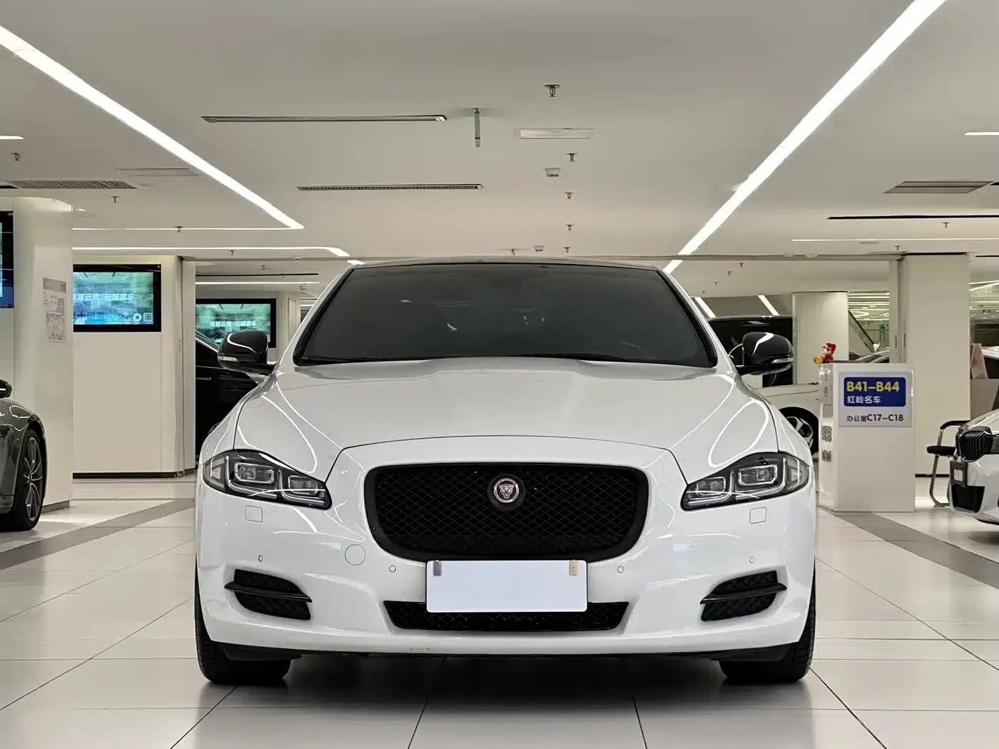 Jaguar XJ 2015 XJL 3.0 SC 2WD Panoramic Business Edition — миниатюра 2