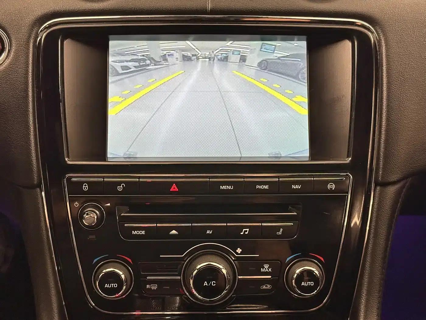 Jaguar XJ 2015 XJL 3.0 SC 2WD Panoramic Business Edition — миниатюра 23
