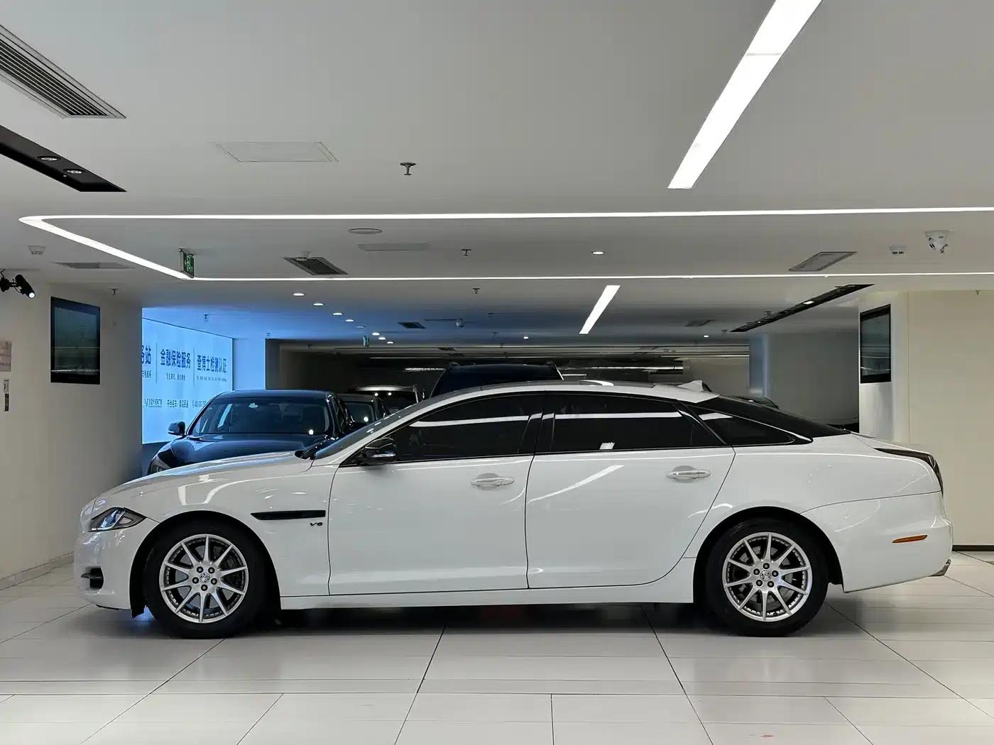 Jaguar XJ 2015 XJL 3.0 SC 2WD Panoramic Business Edition — миниатюра 4