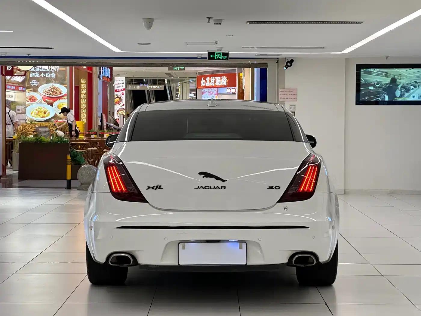 Jaguar XJ 2015 XJL 3.0 SC 2WD Panoramic Business Edition — миниатюра 6