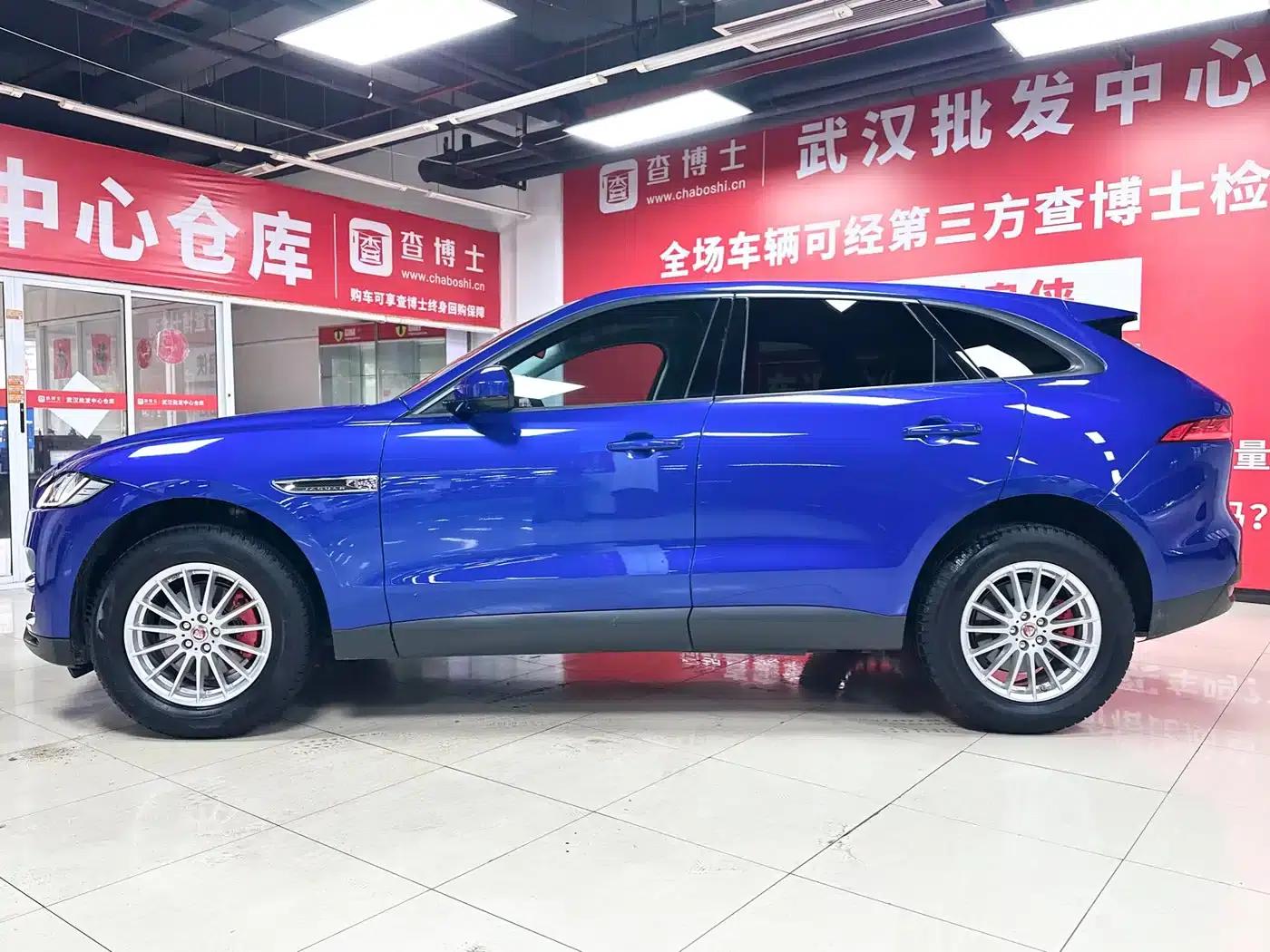 Jaguar F-PACE 2019 2.0T AWD Urban Luxury Edition — миниатюра 4