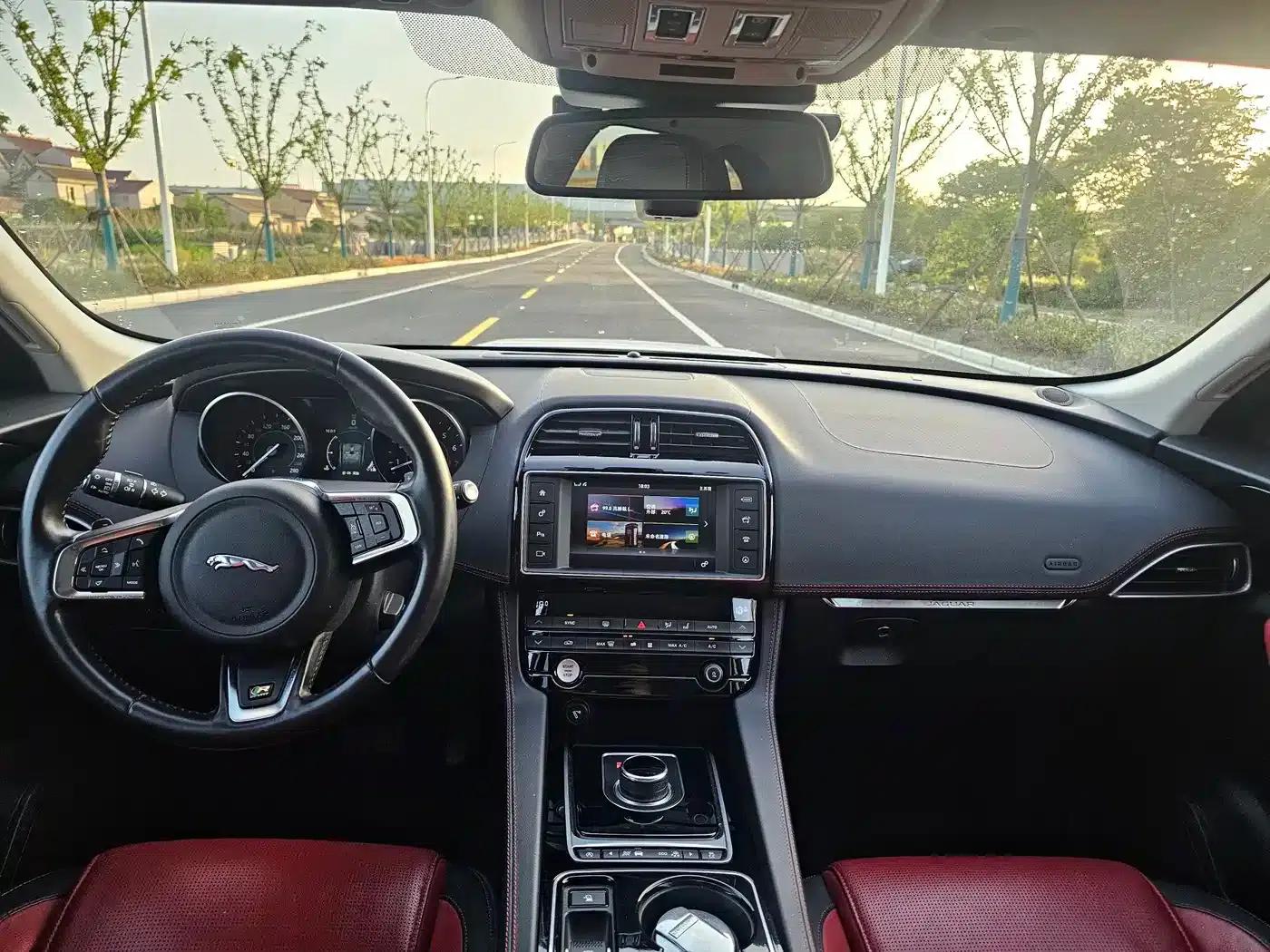 2016 Jaguar F-PACE 3.0 SC AWD R-Sport — миниатюра 6