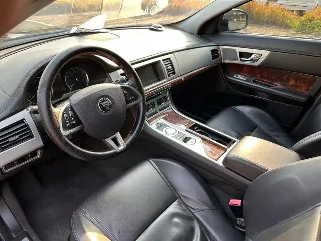 2014 Jaguar XF 2.0T Luxury Edition — миниатюра 5