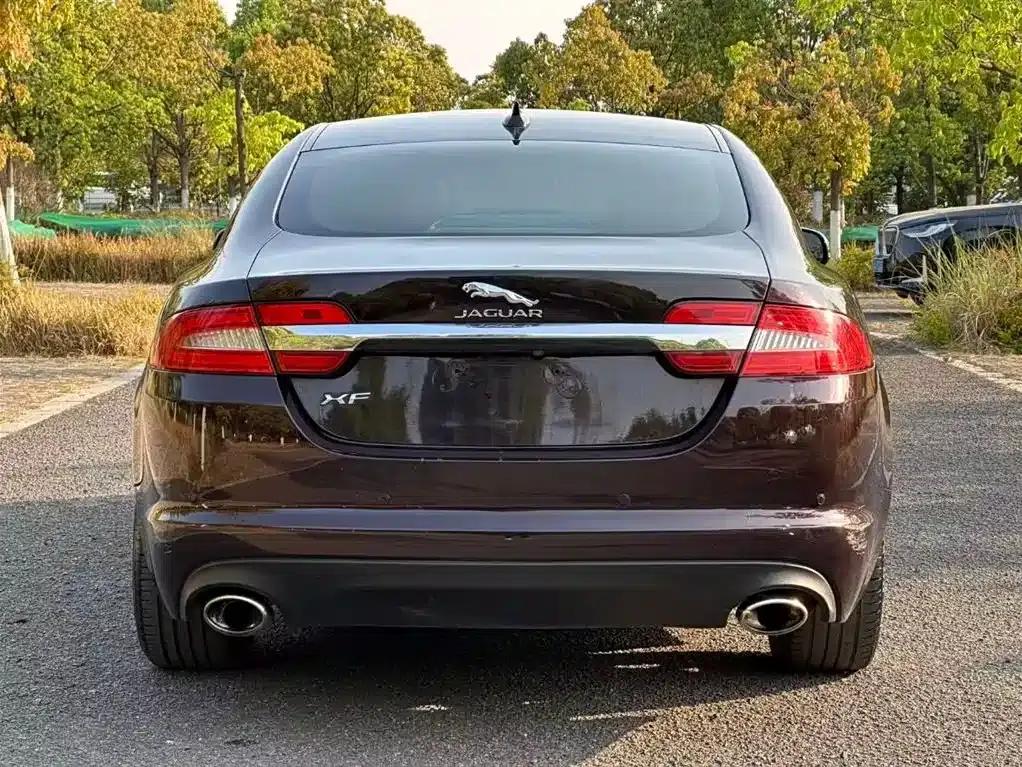 2014 Jaguar XF 2.0T Luxury Edition — миниатюра 8