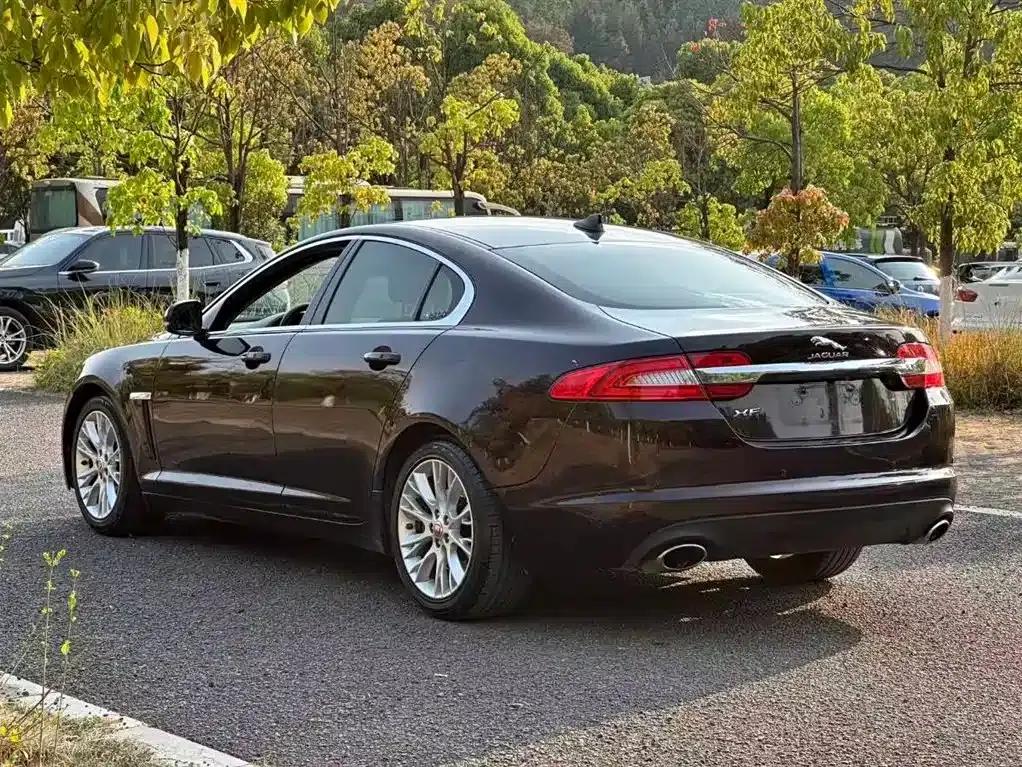 2014 Jaguar XF 2.0T Luxury Edition — миниатюра 9