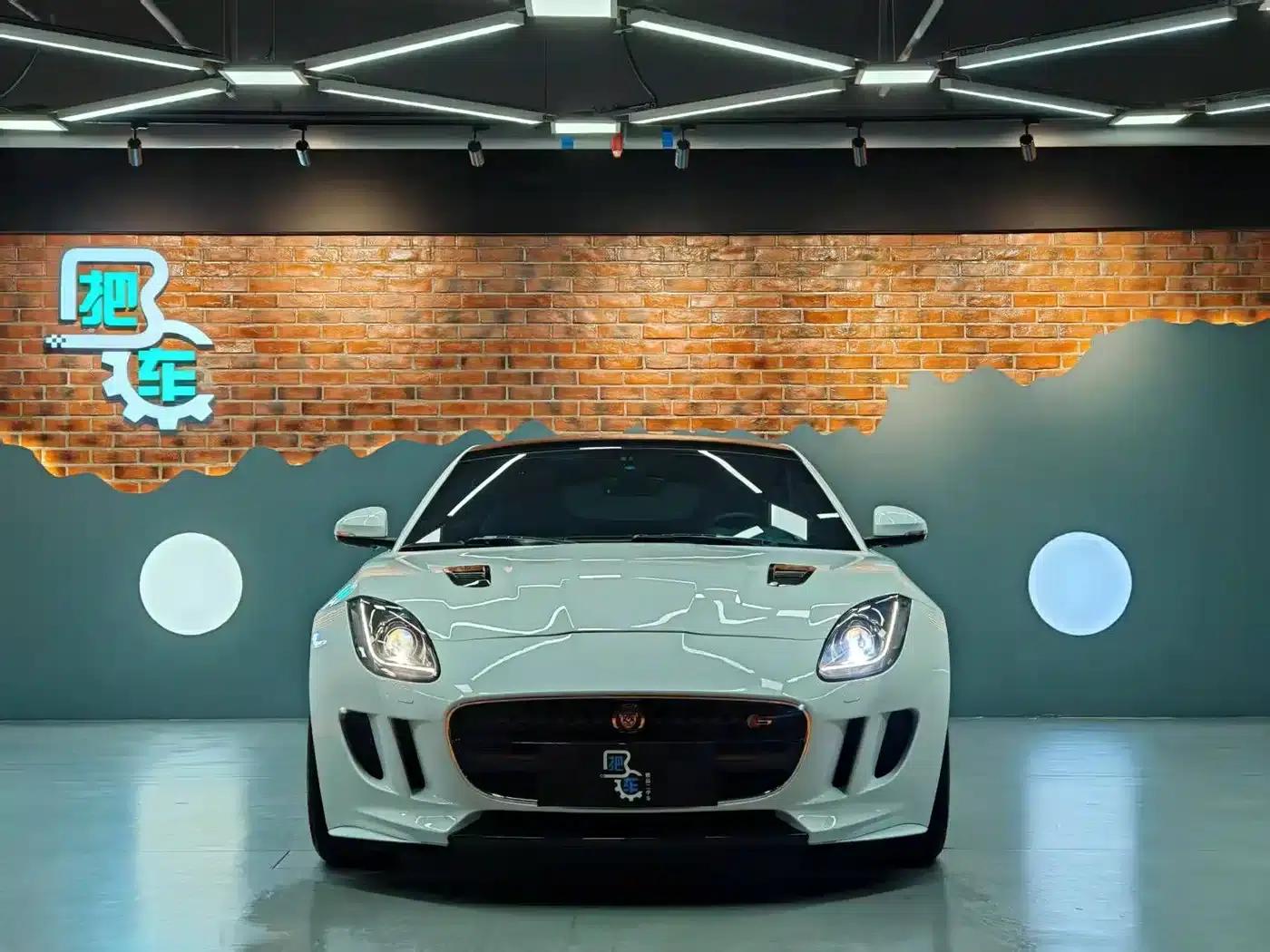 2016 Jaguar F-TYPE 3.0 SC S AWD Coupe — миниатюра 2