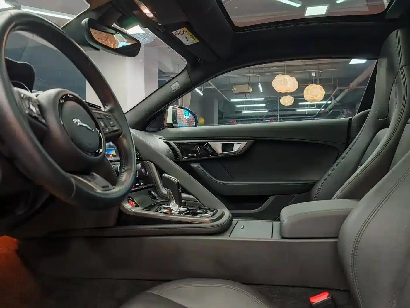 2016 Jaguar F-TYPE 3.0 SC S AWD Coupe — миниатюра 28