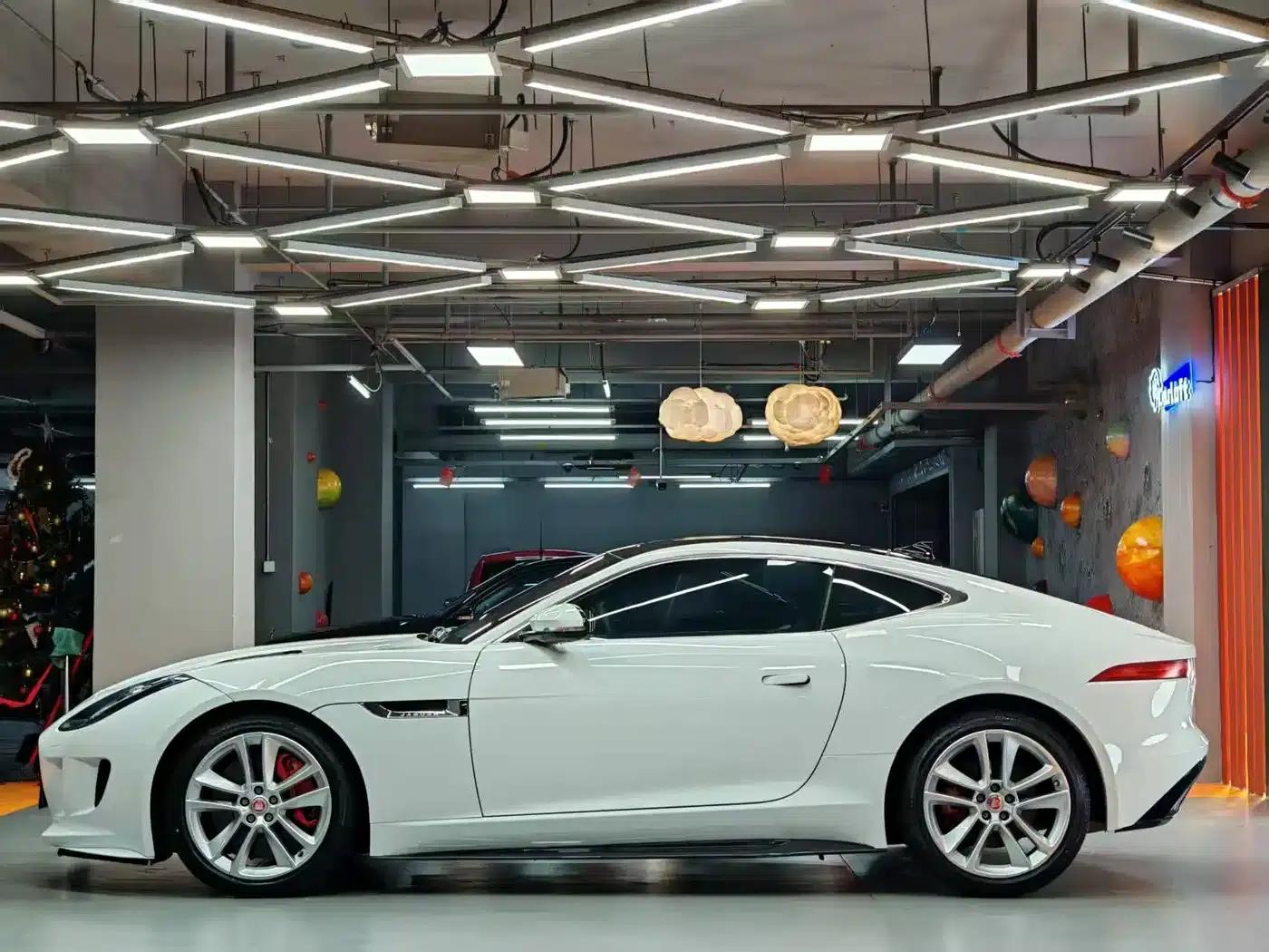 2016 Jaguar F-TYPE 3.0 SC S AWD Coupe — миниатюра 5