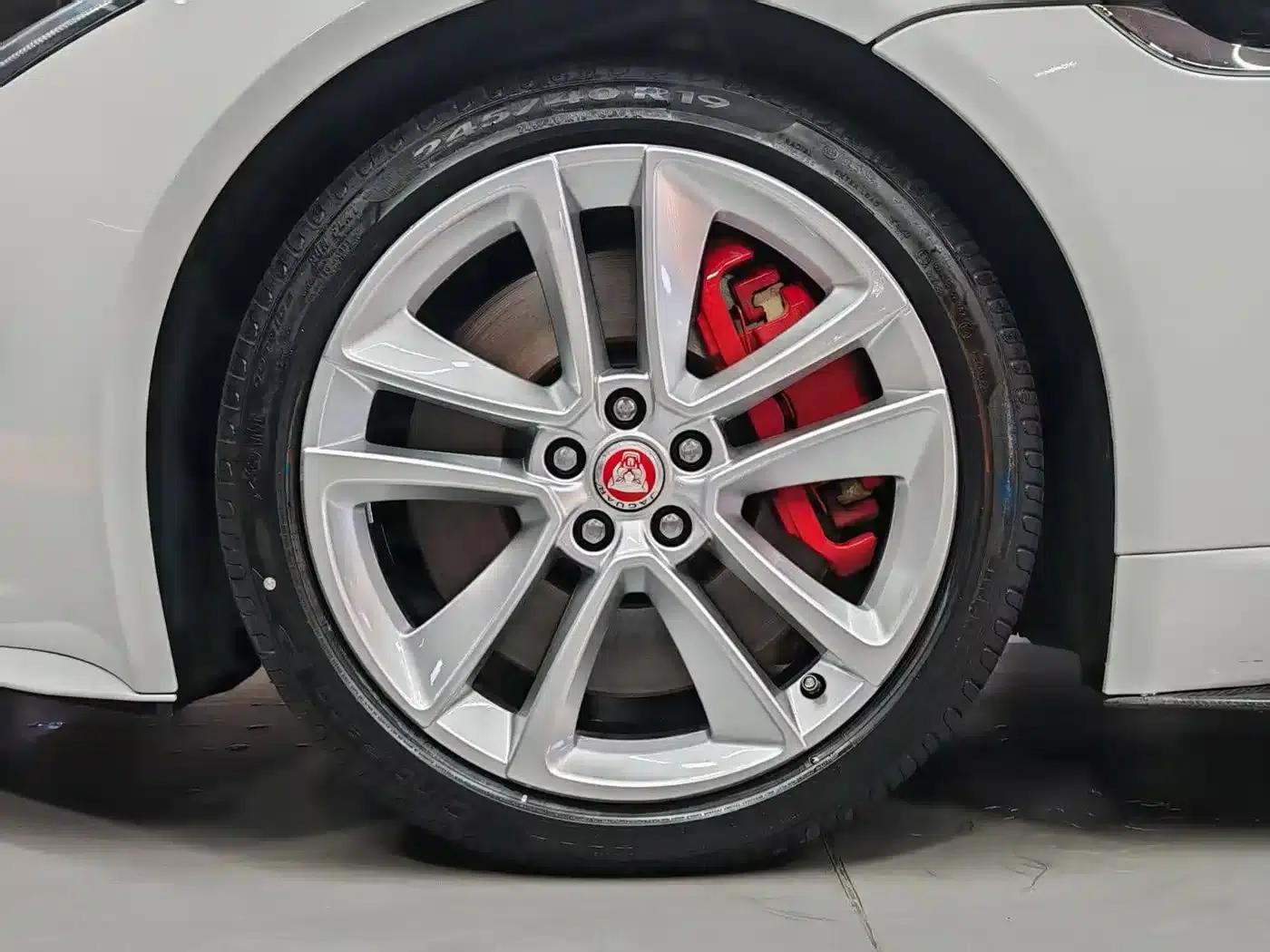 2016 Jaguar F-TYPE 3.0 SC S AWD Coupe — миниатюра 6