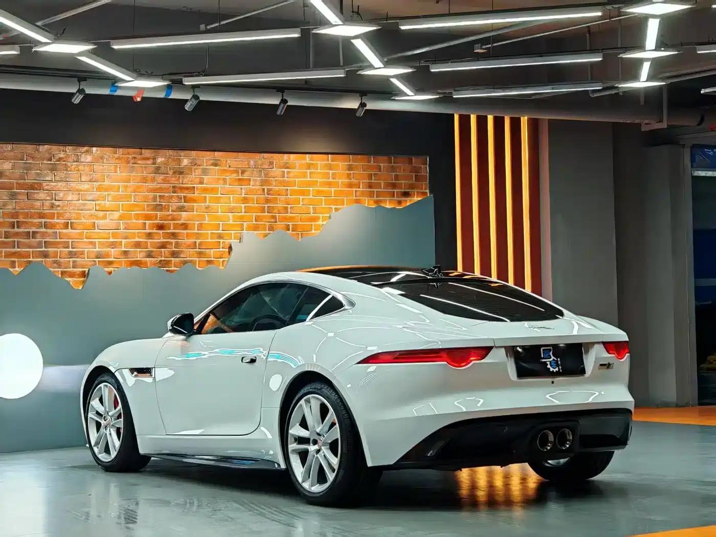 2016 Jaguar F-TYPE 3.0 SC S AWD Coupe — миниатюра 10