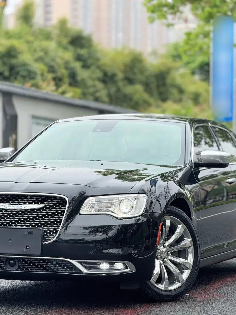 Chrysler 300C 2016 3.0L Supreme Edition — миниатюра 2
