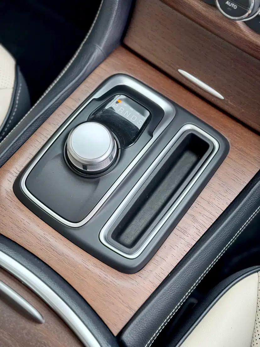 Chrysler 300C 2016 3.0L Supreme Edition — миниатюра 17