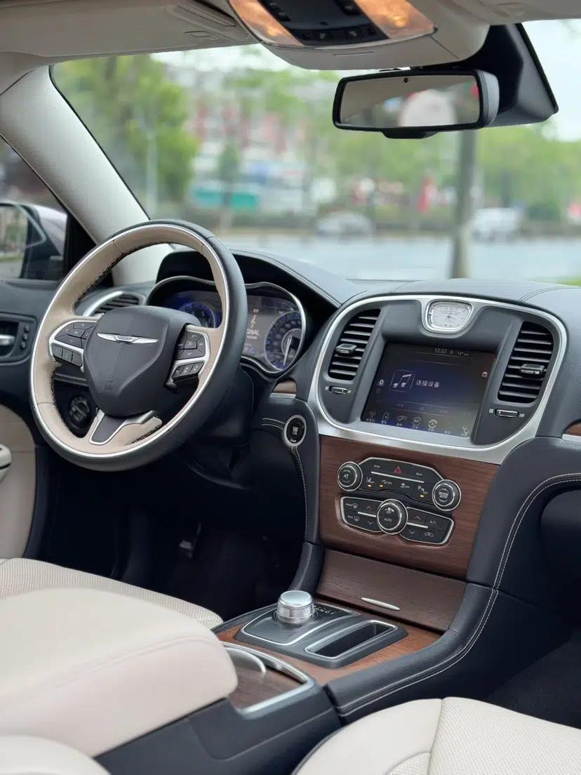 Chrysler 300C 2016 3.0L Supreme Edition — миниатюра 20