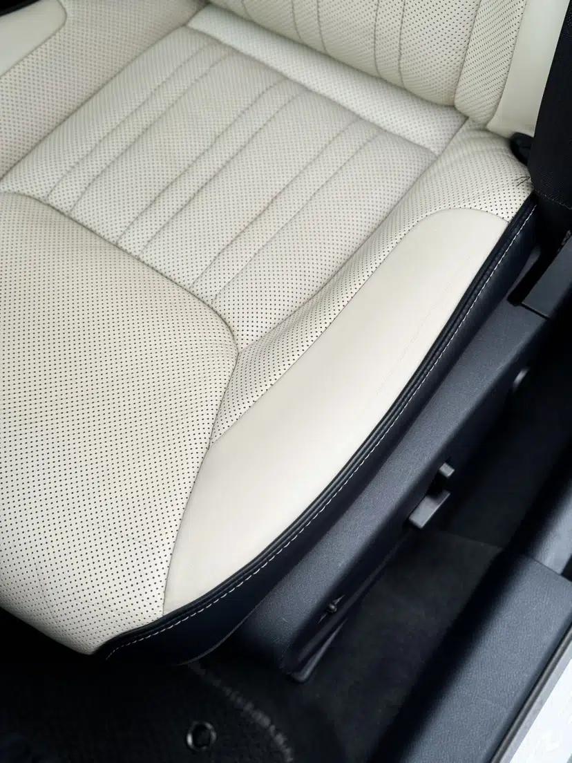Chrysler 300C 2016 3.0L Supreme Edition — миниатюра 22
