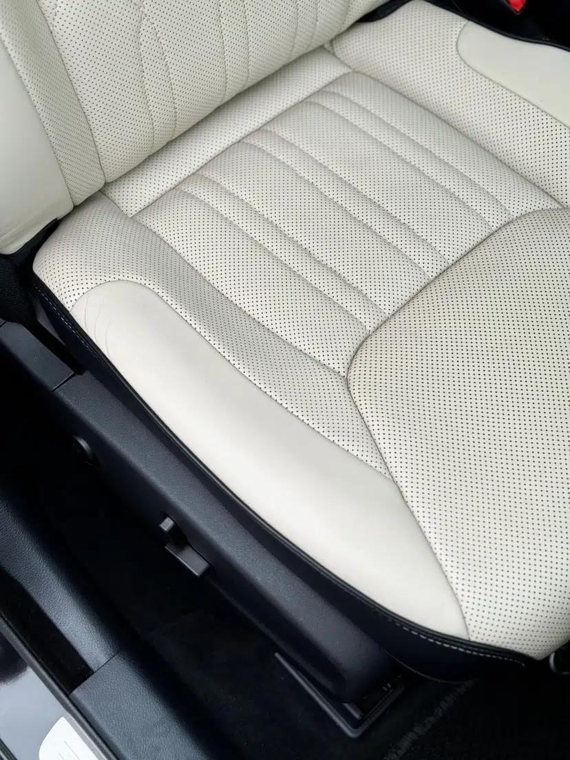 Chrysler 300C 2016 3.0L Supreme Edition — миниатюра 25