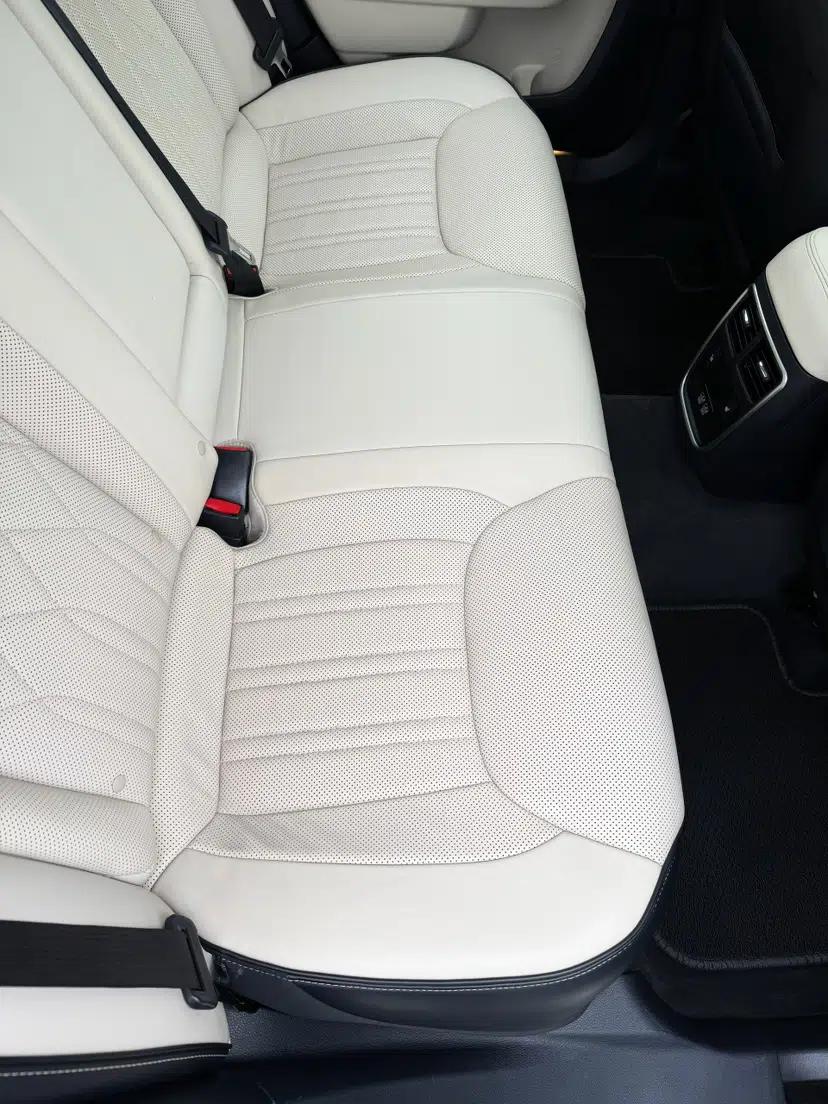 Chrysler 300C 2016 3.0L Supreme Edition — миниатюра 26