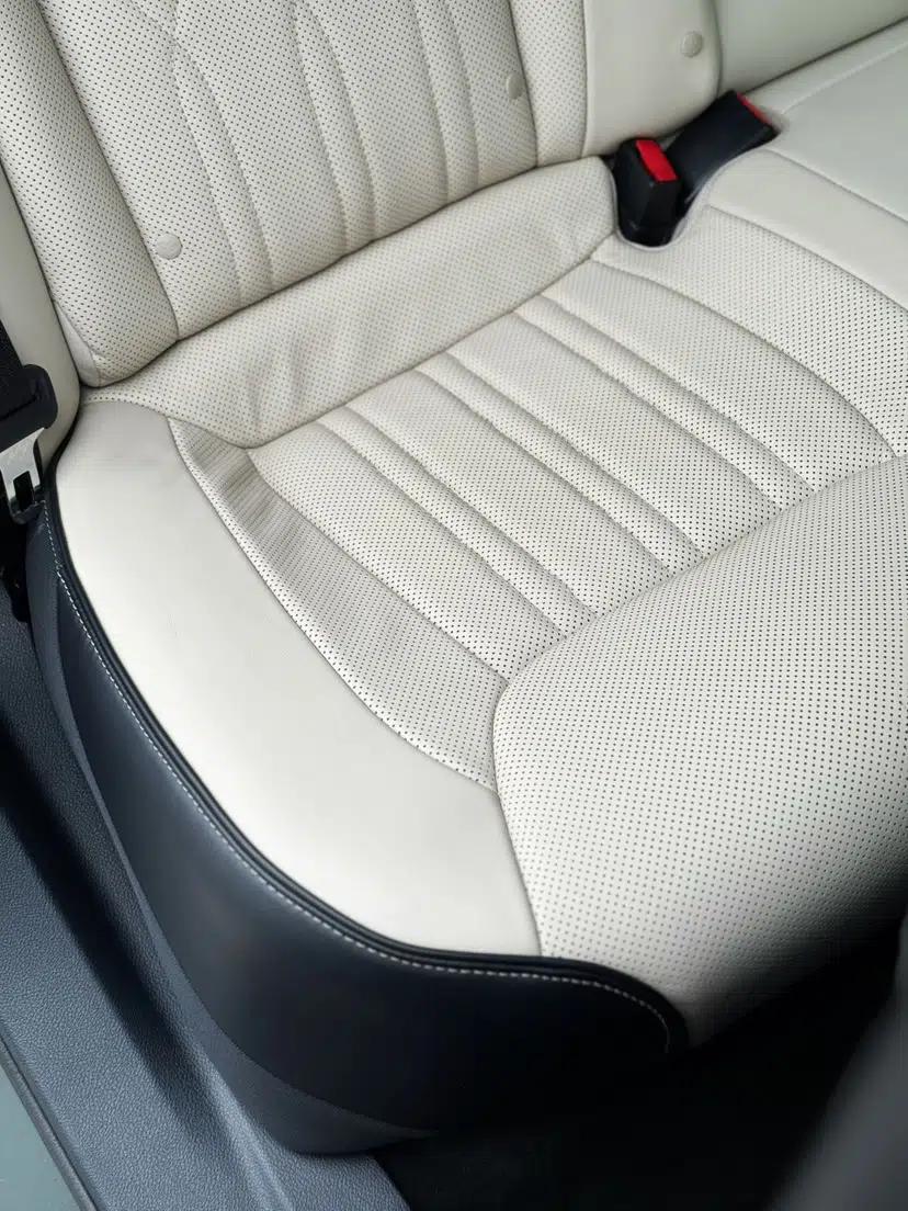 Chrysler 300C 2016 3.0L Supreme Edition — миниатюра 30